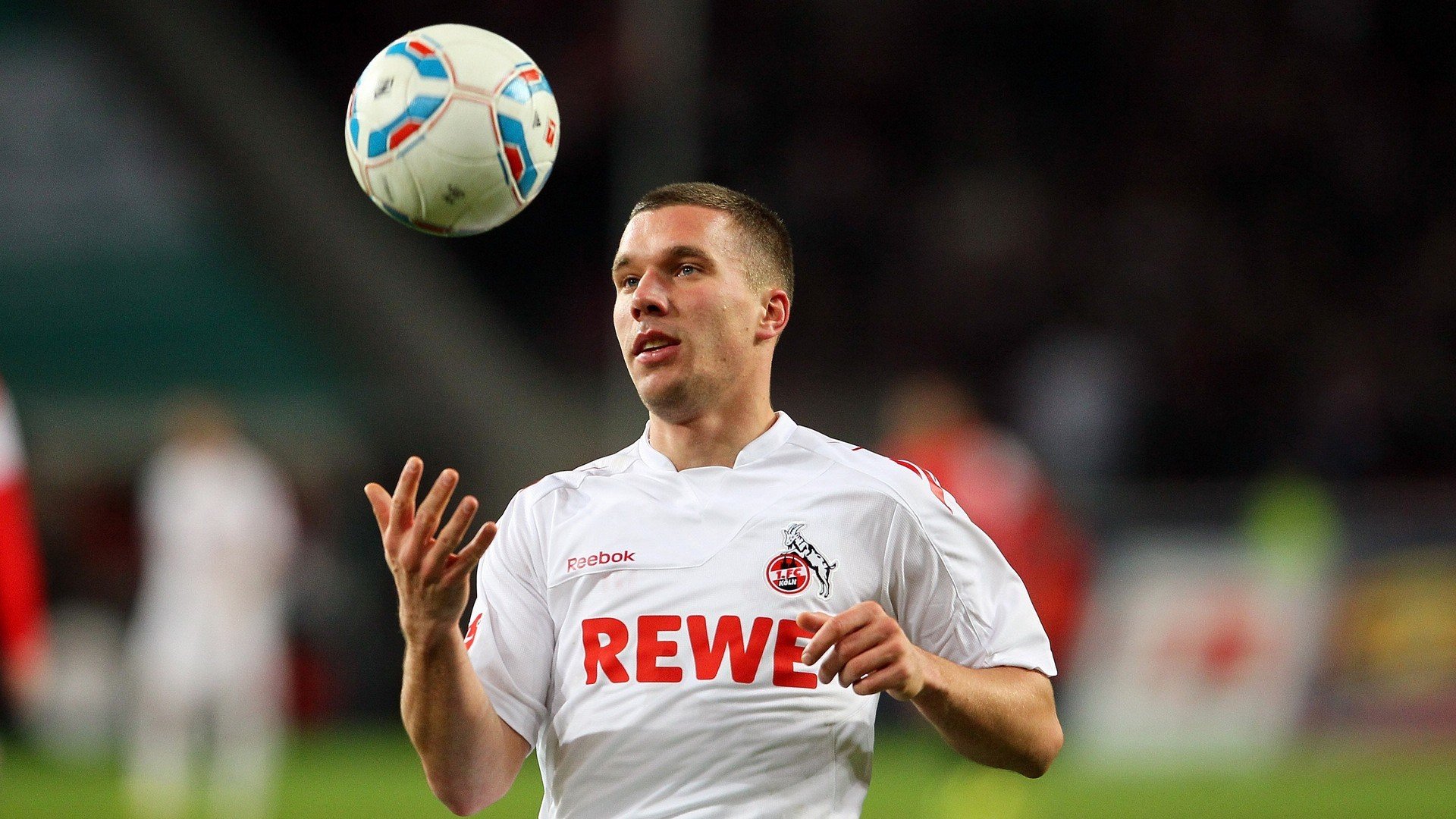 中超联赛引入多样化互动体验,增强现场观众粘性,中超联赛官方合作伙伴