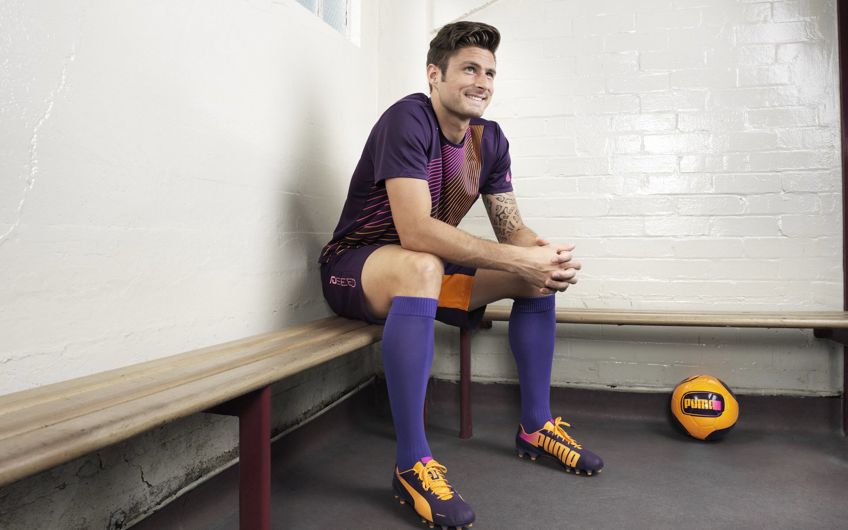 全国足球场地绿化技术应用创新,打造“绿色运动场”,足球场绿色草坪背景图